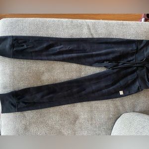 Vuori black camo daily legging size 0/xs